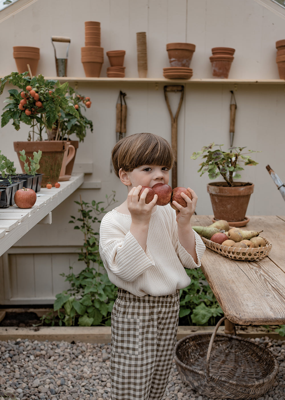 Fun, Food and Friends - Nicole Huthwaite