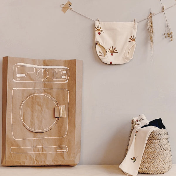 Turn a mailer into a play washing machine