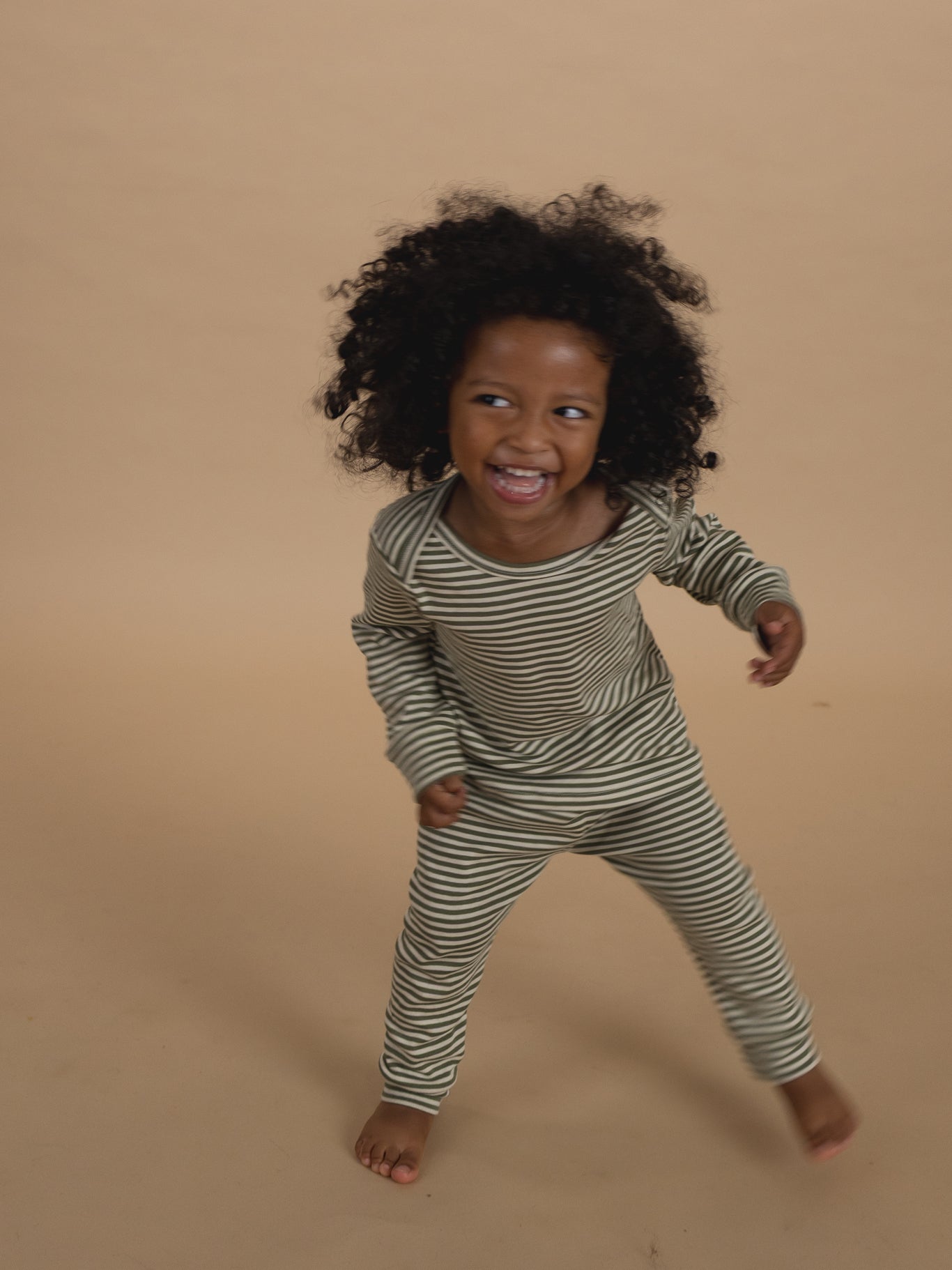 toddler in ribbed cotton long-sleeved top & leggings set in green & cream stripes