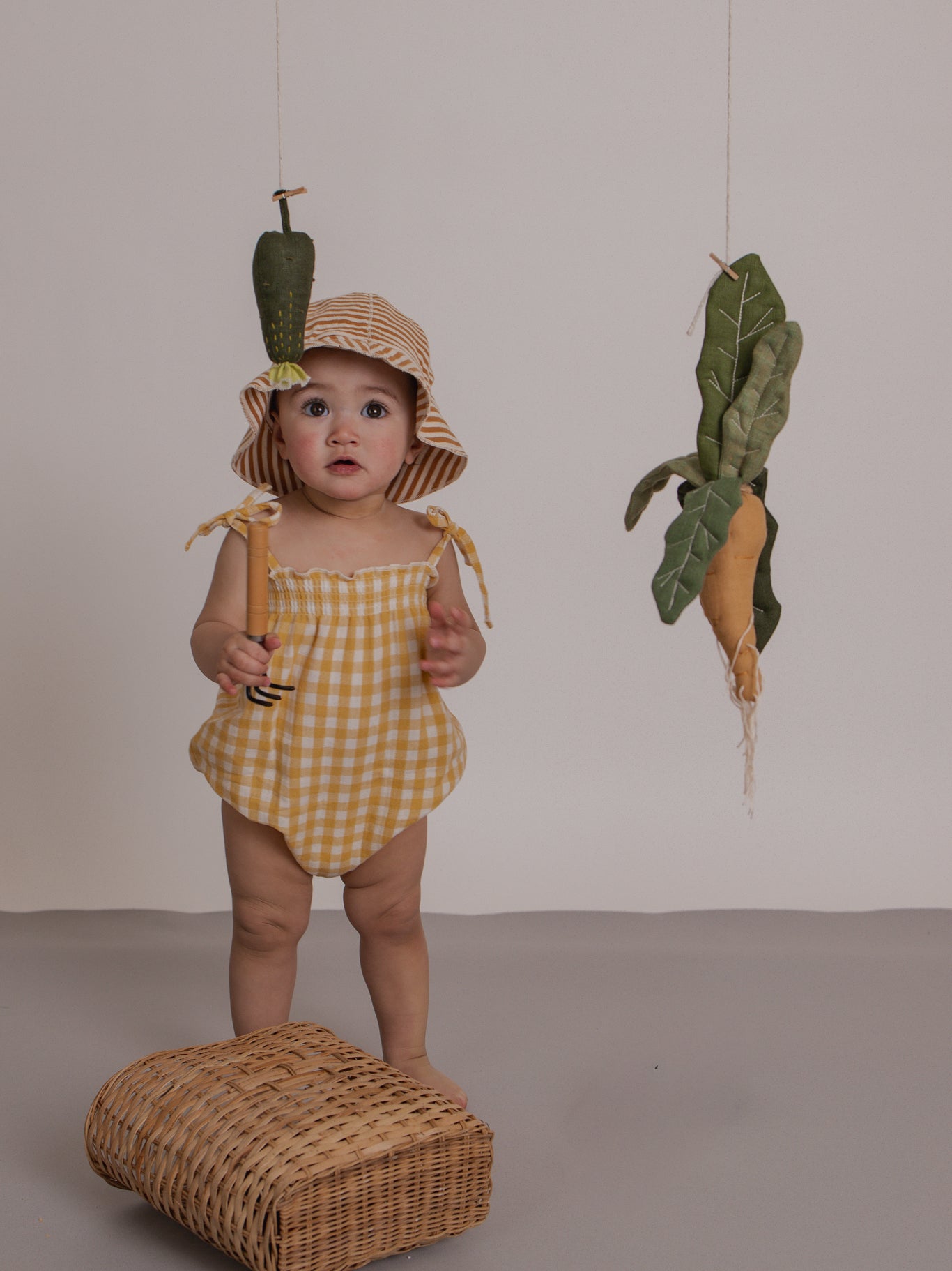 ロンパース・カバーオール organic zoo gingham check bodysuit Honeycomb Gingham Spaghetti Bodysuit | Organic Zoo