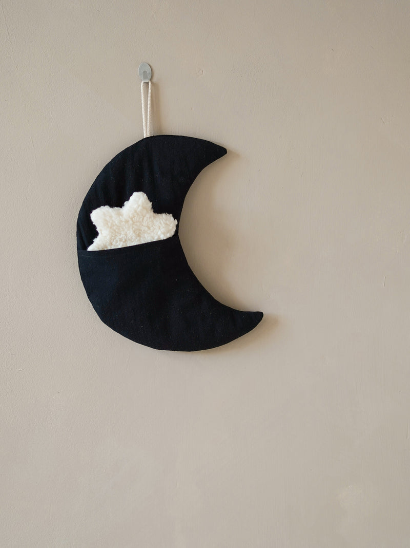 Hanging Moon Pocket