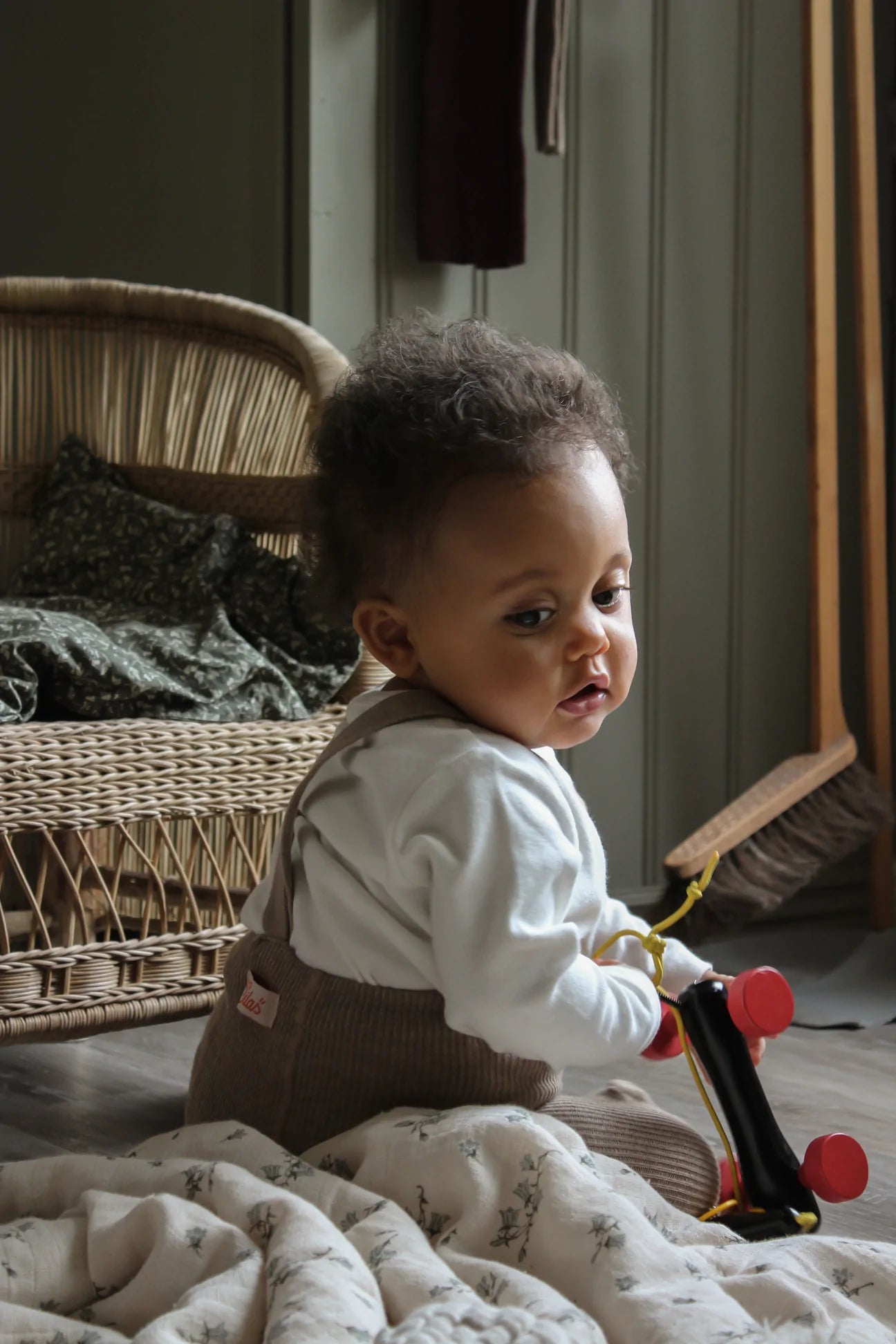 Peanut Blend Footed Tights with braces